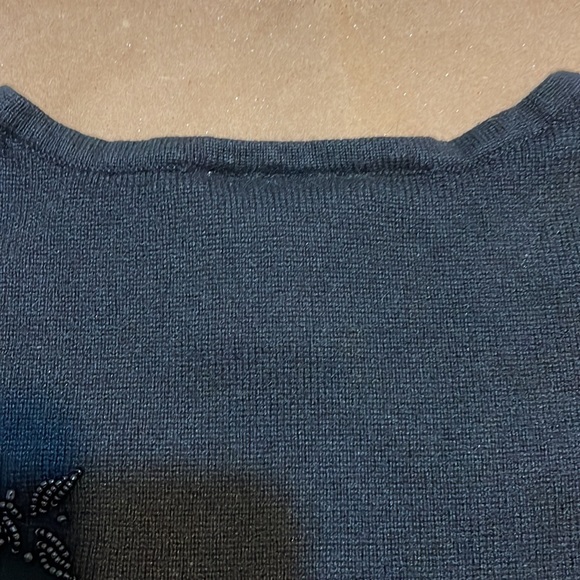Sweater - Picture 5 of 6